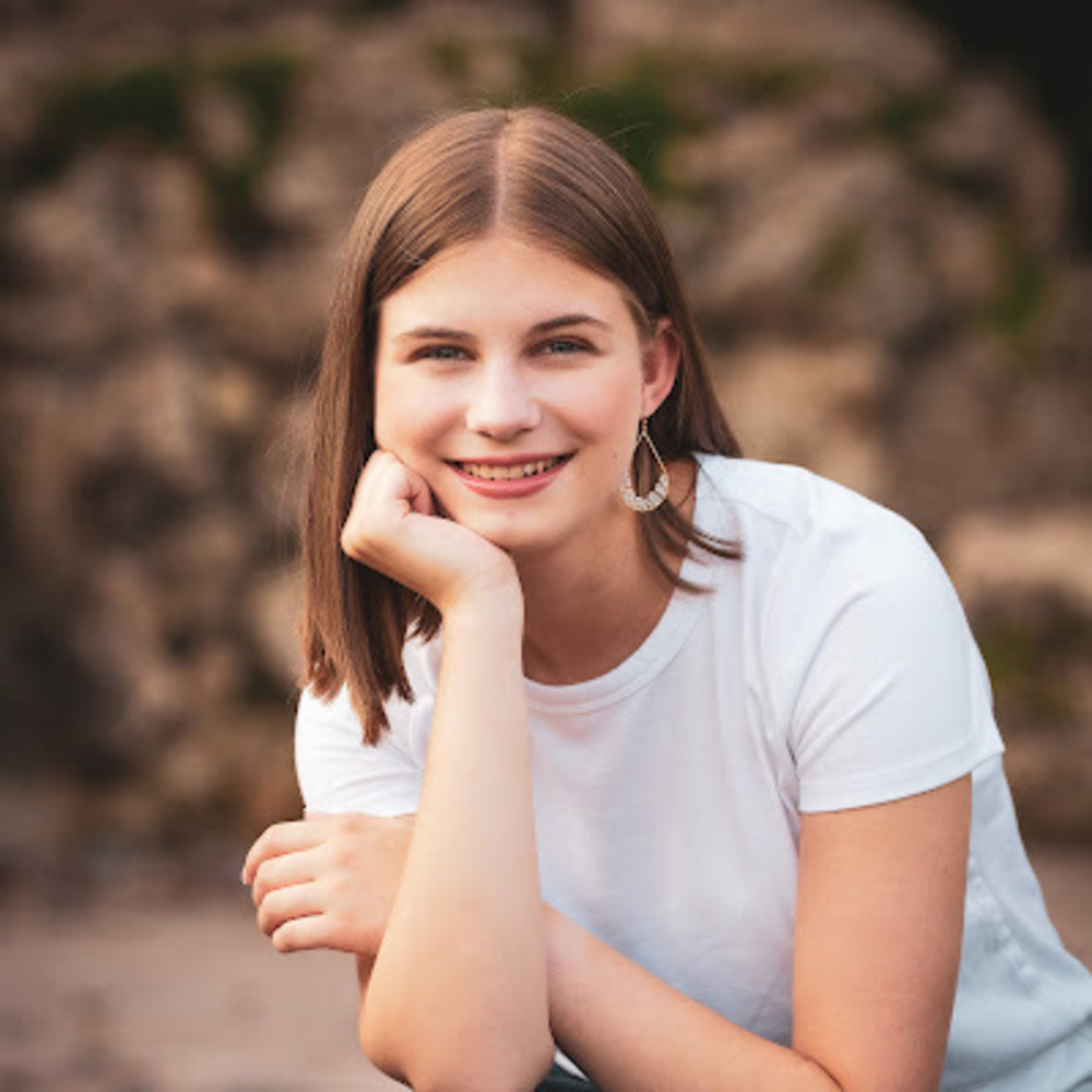 Meet your Posher, Laura